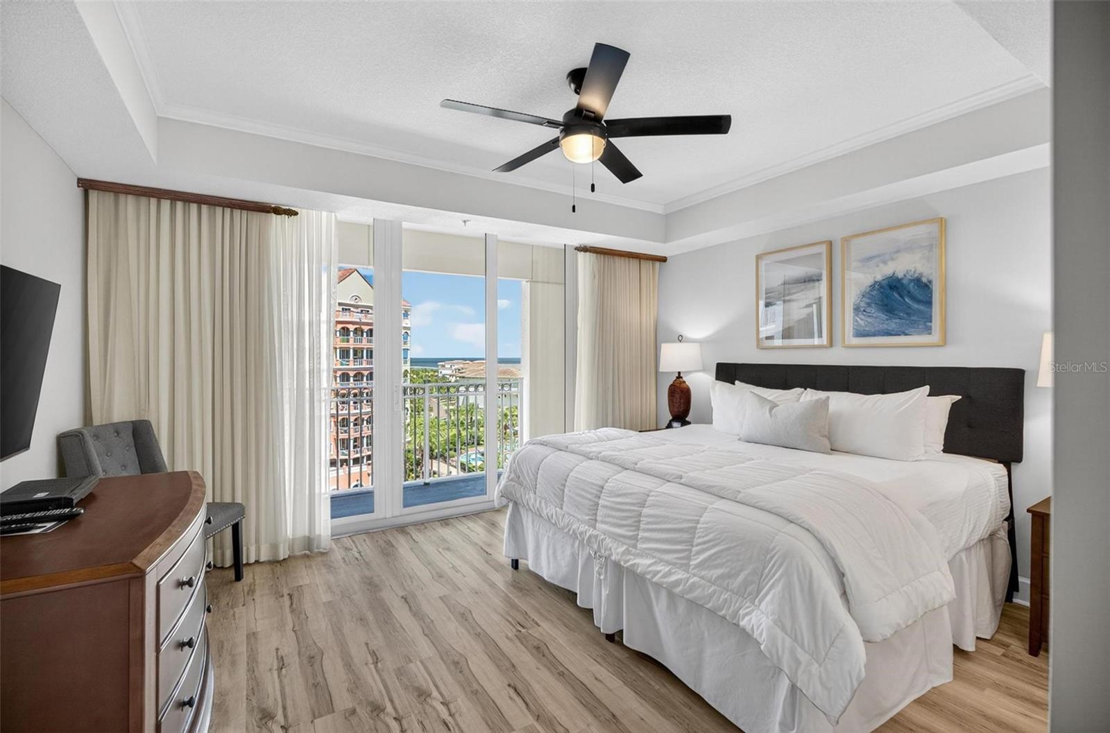 200 OCEAN CREST DR #606