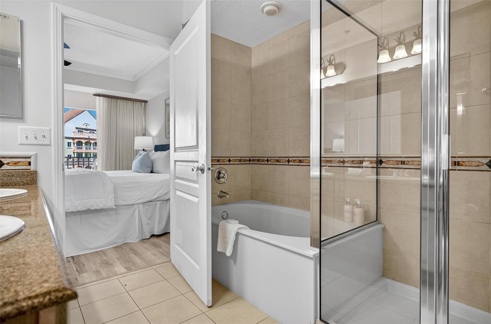 200 OCEAN CREST DR #606