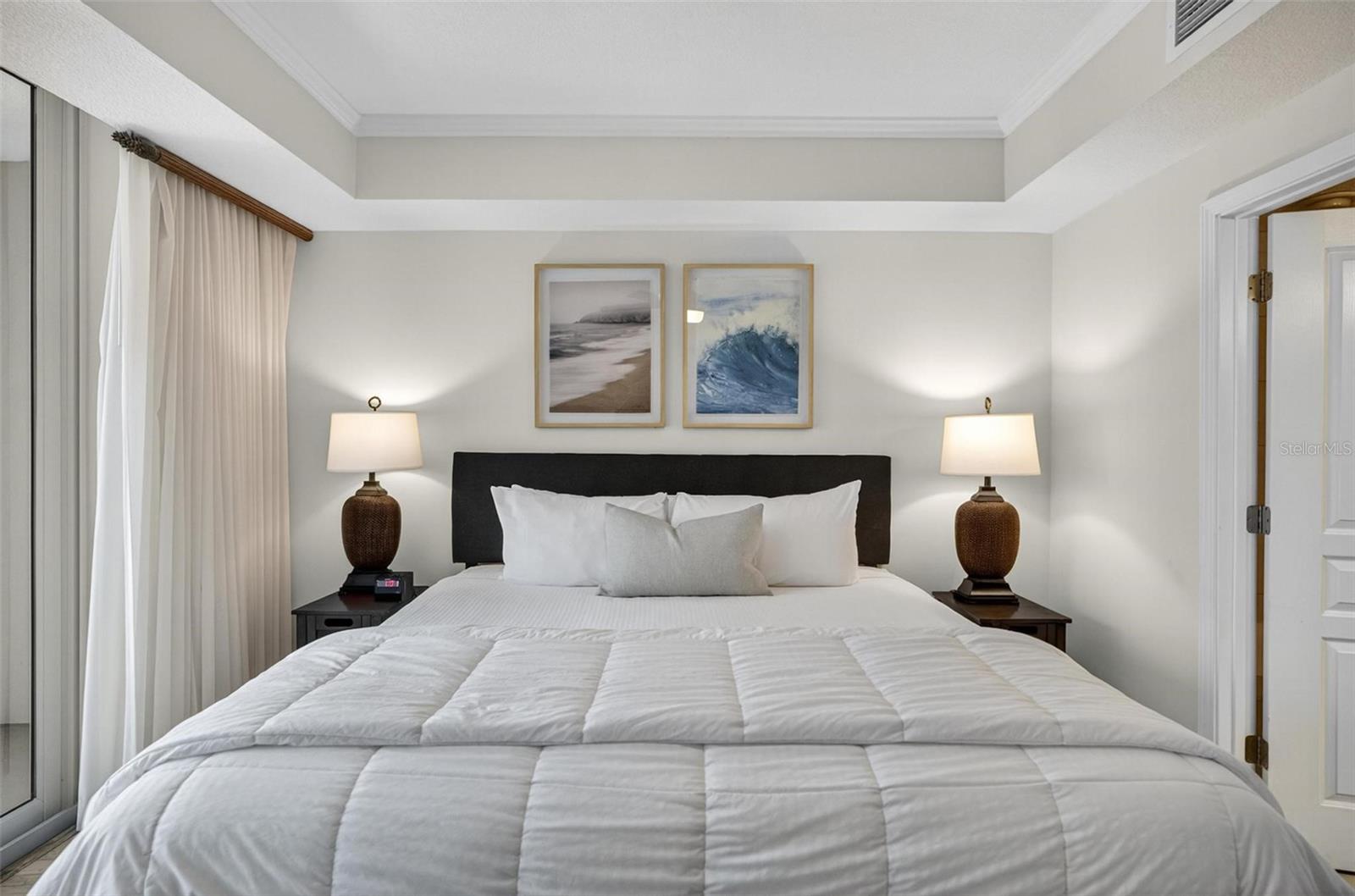 200 OCEAN CREST DR #606