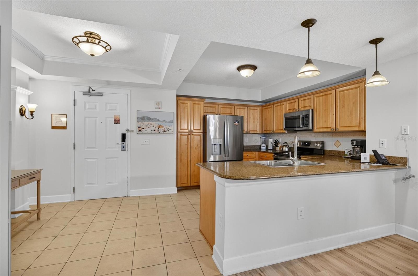 200 OCEAN CREST DR #606