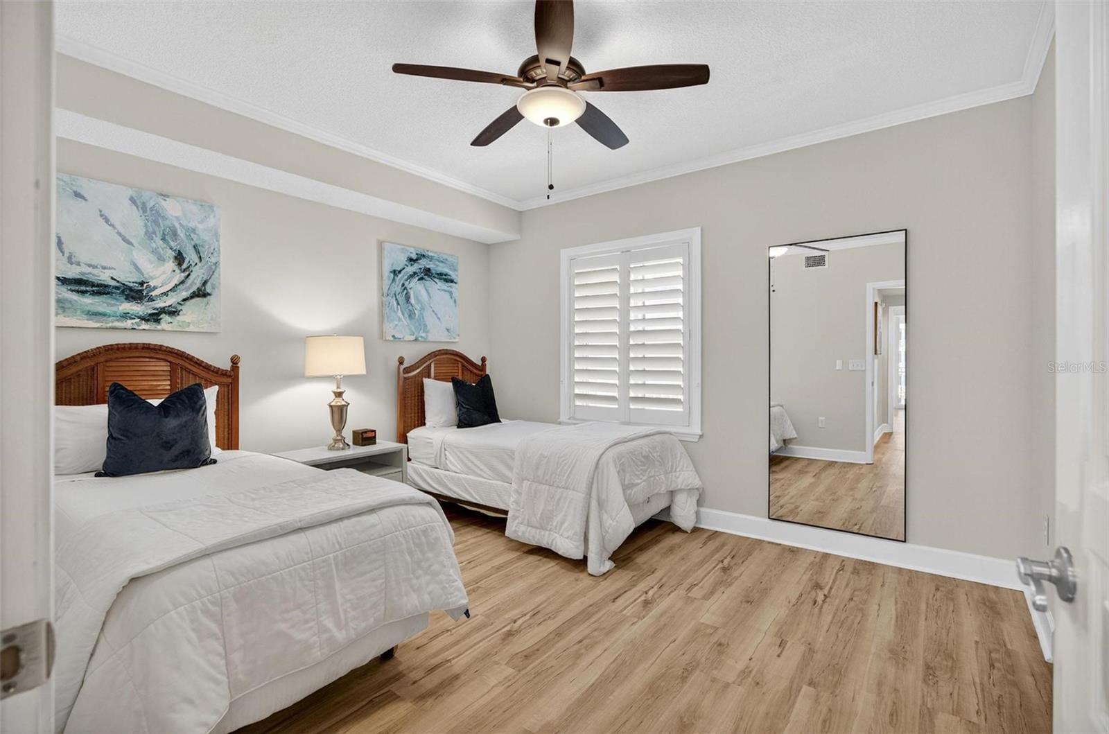 200 OCEAN CREST DR #606