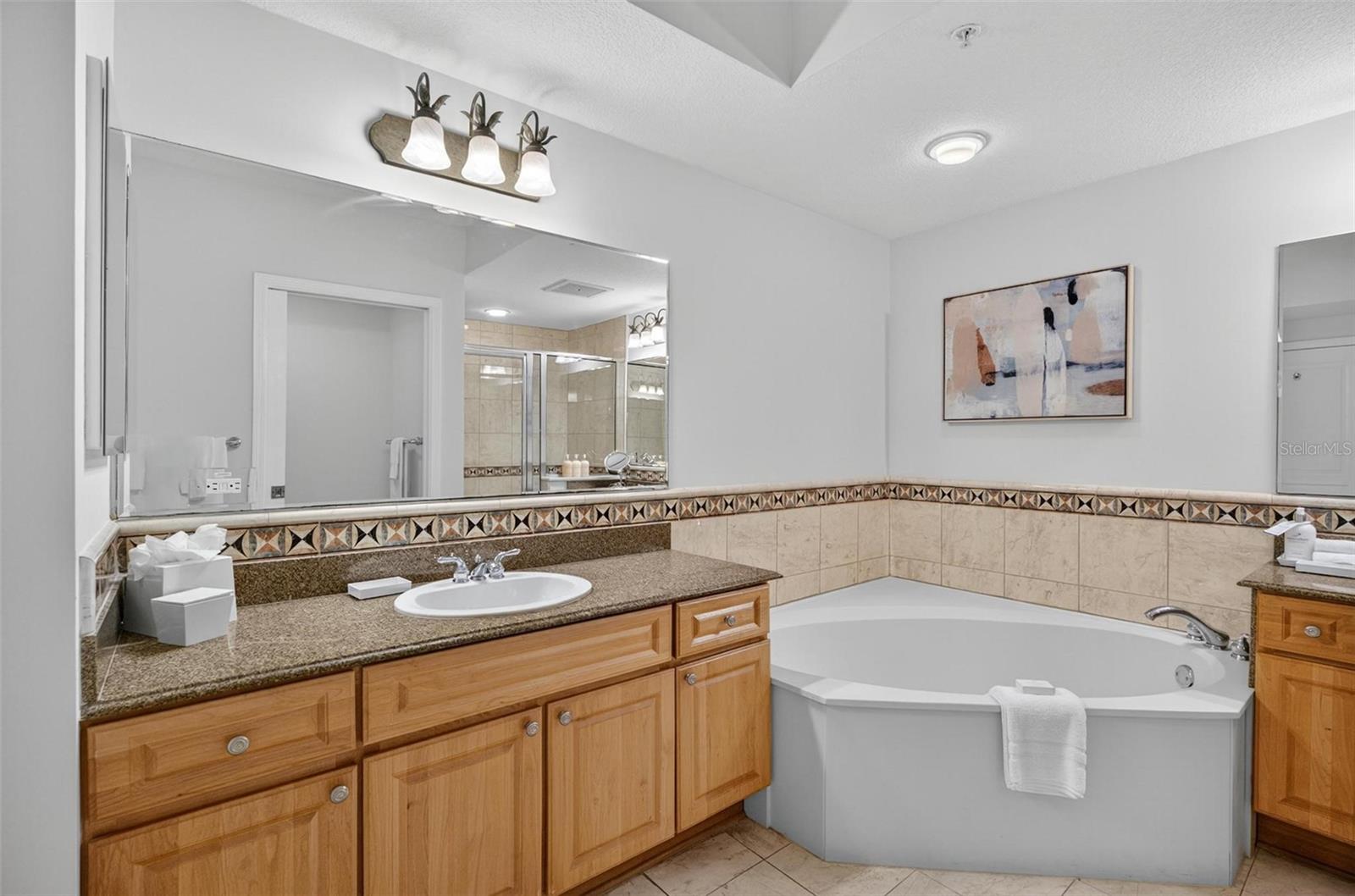 200 OCEAN CREST DR #606