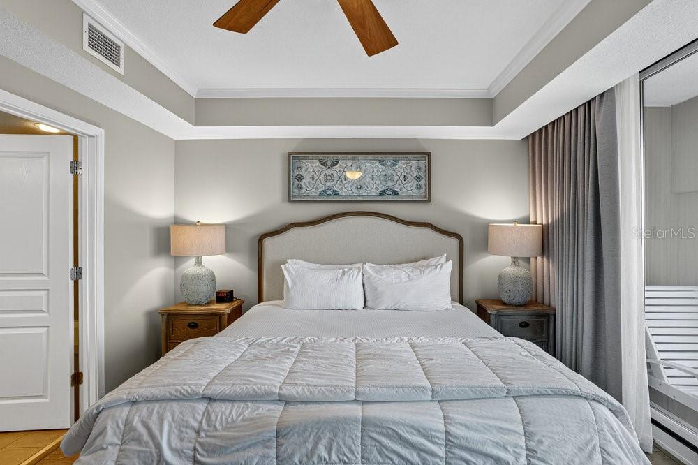 200 OCEAN CREST DR #907