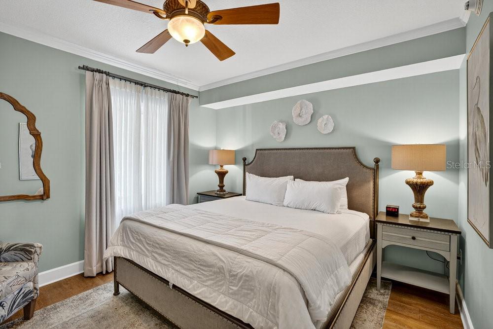 200 OCEAN CREST DR #907