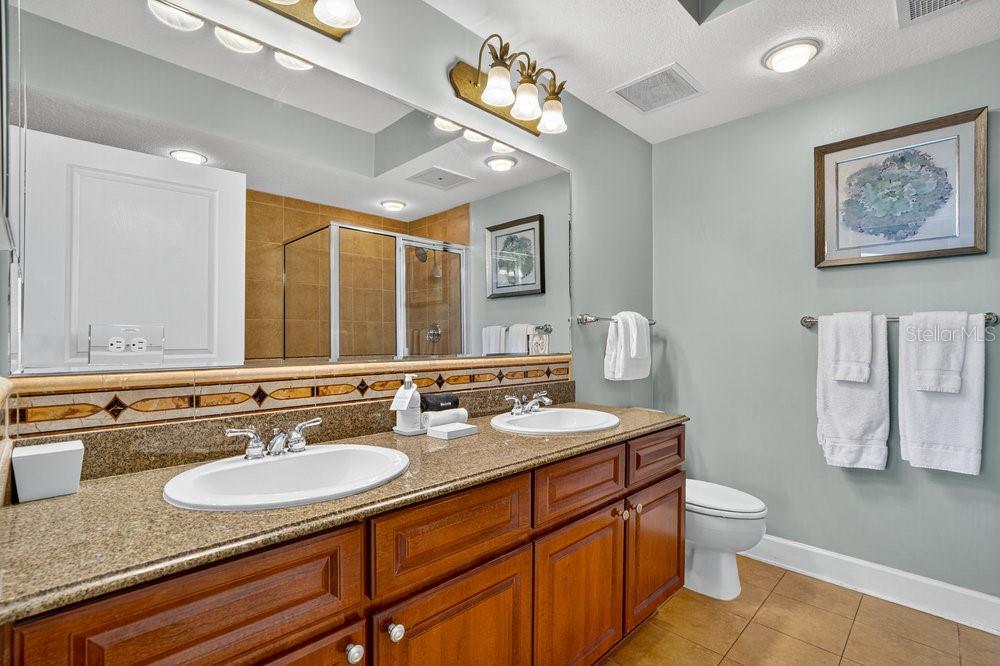 200 OCEAN CREST DR #907