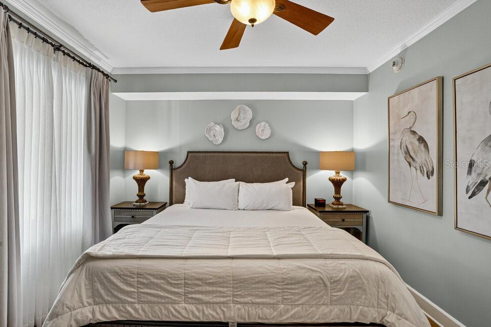 200 OCEAN CREST DR #907