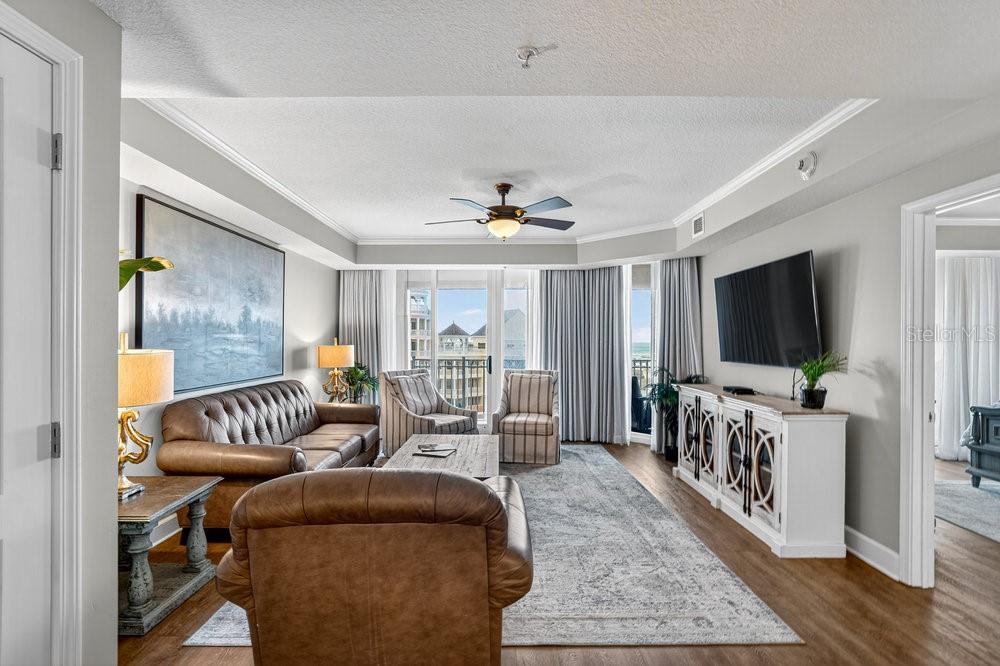 200 OCEAN CREST DR #907