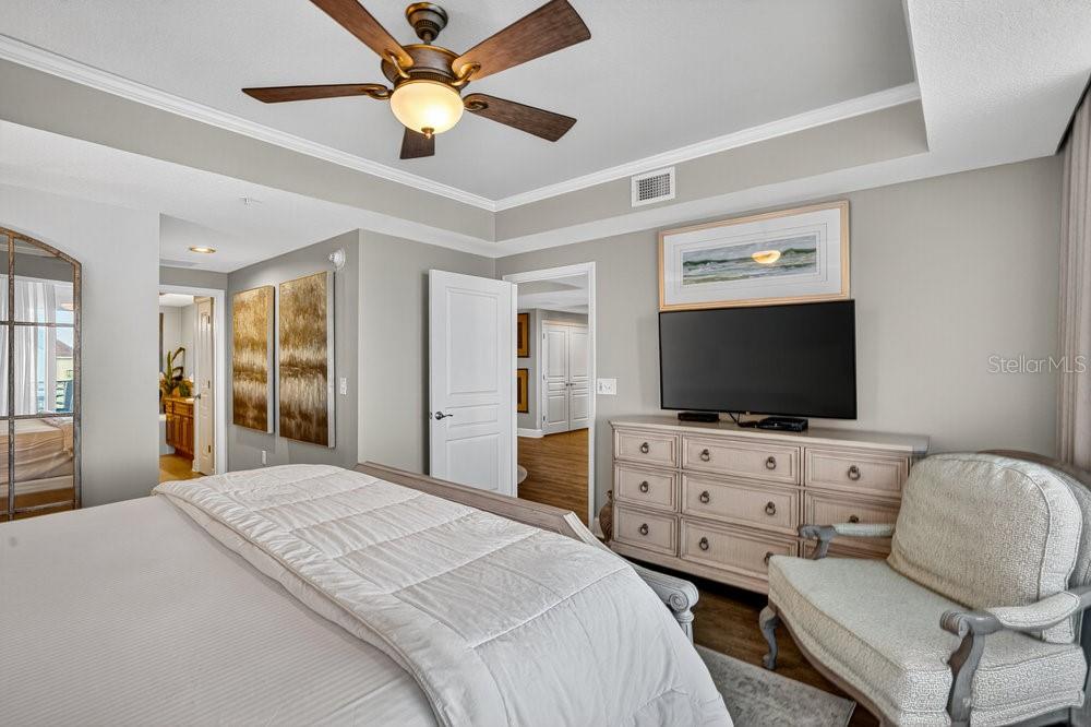 200 OCEAN CREST DR #907