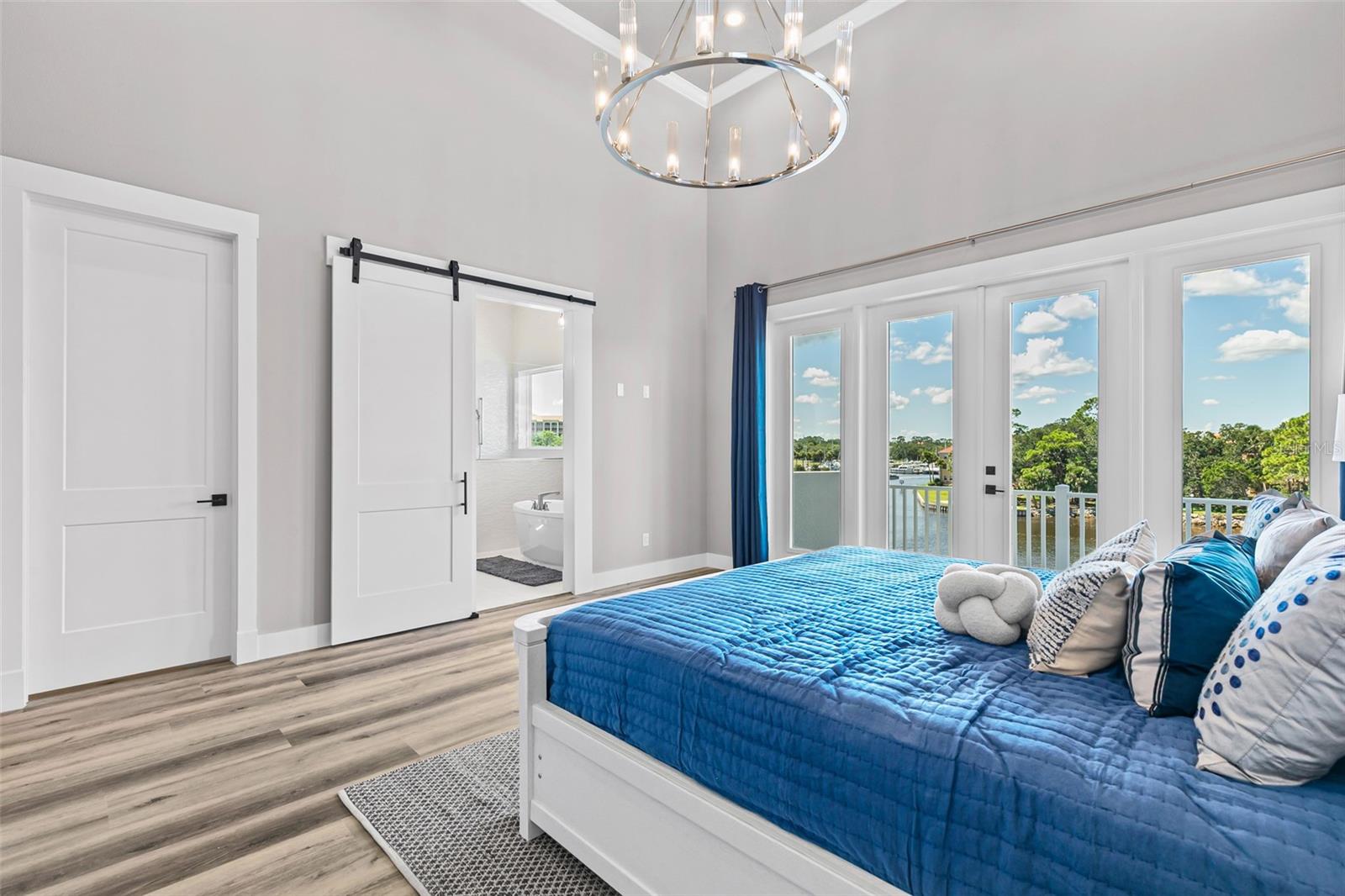 228 YACHT HARBOR DR