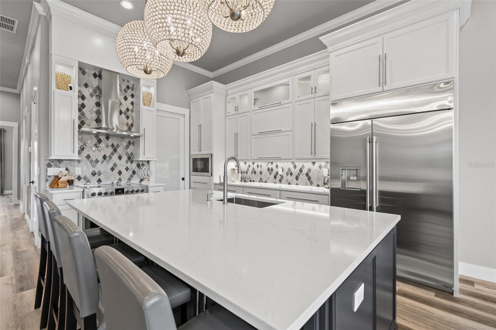 228 YACHT HARBOR DR