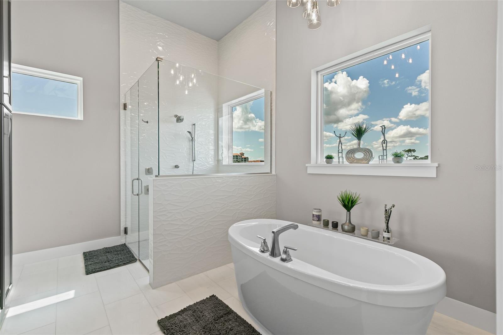 228 YACHT HARBOR DR