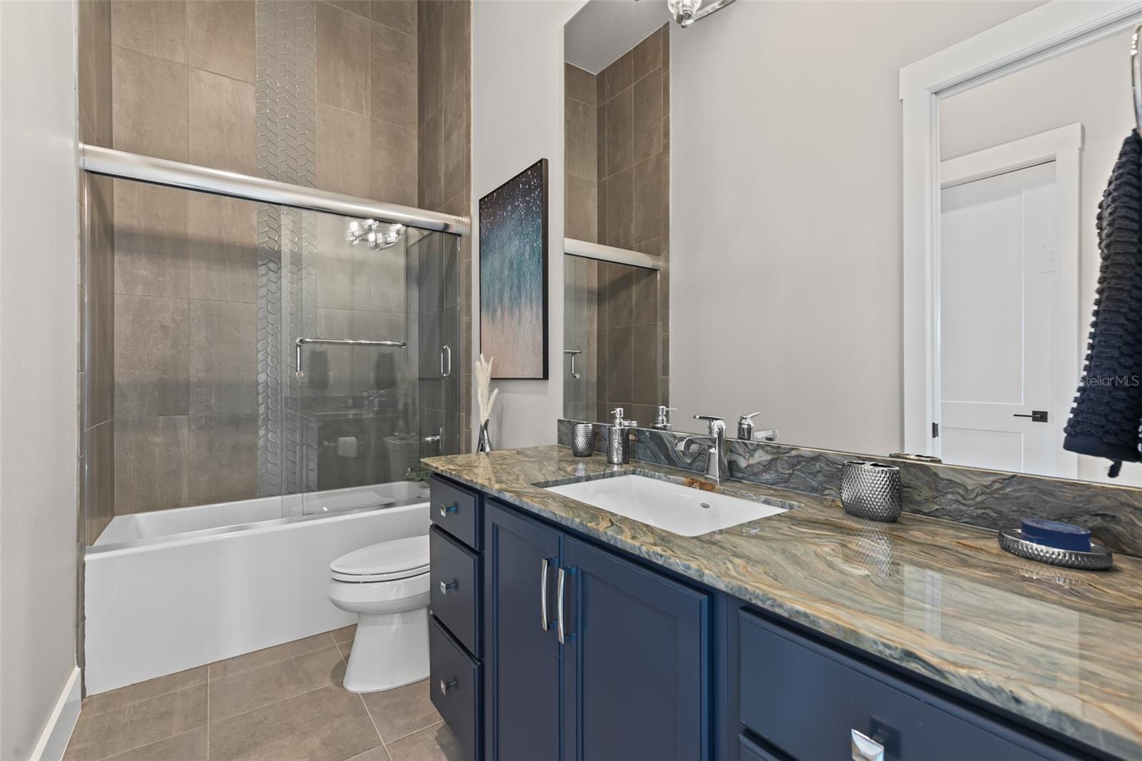 228 YACHT HARBOR DR