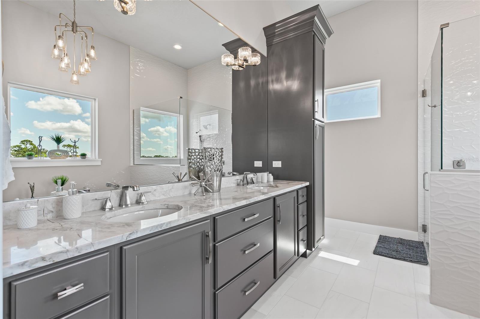 228 YACHT HARBOR DR