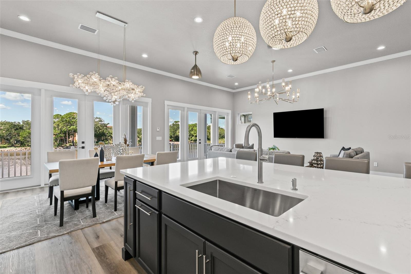 228 YACHT HARBOR DR