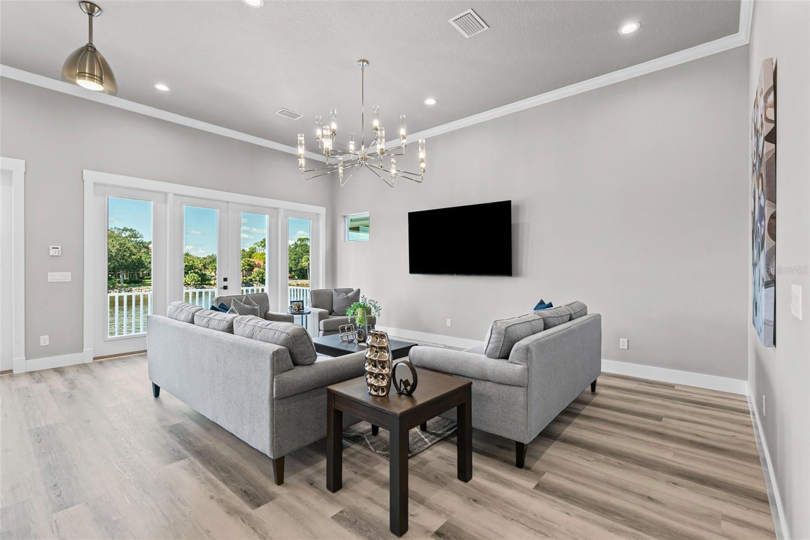 228 YACHT HARBOR DR