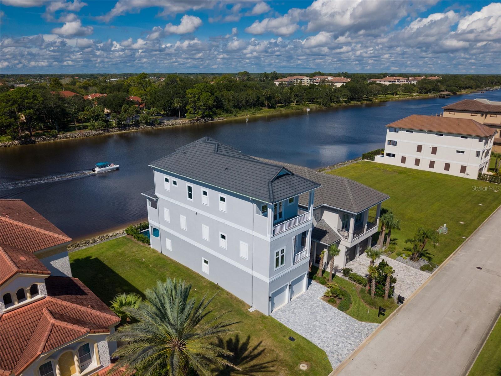 228 YACHT HARBOR DR