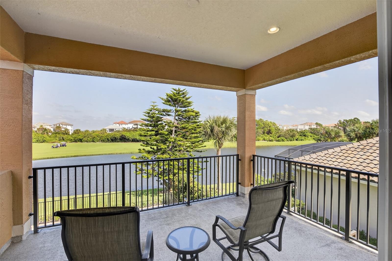 23 CYPRESSWOOD DR S
