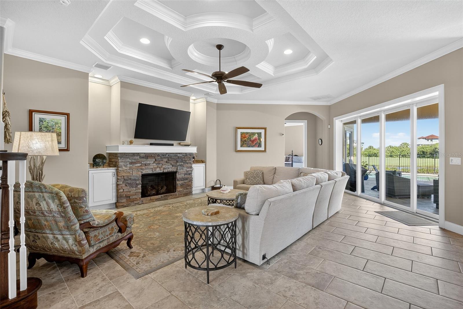 23 CYPRESSWOOD DR S