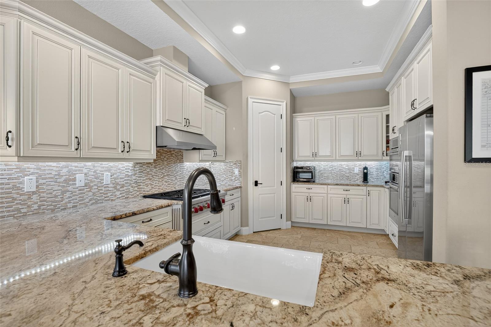 23 CYPRESSWOOD DR S