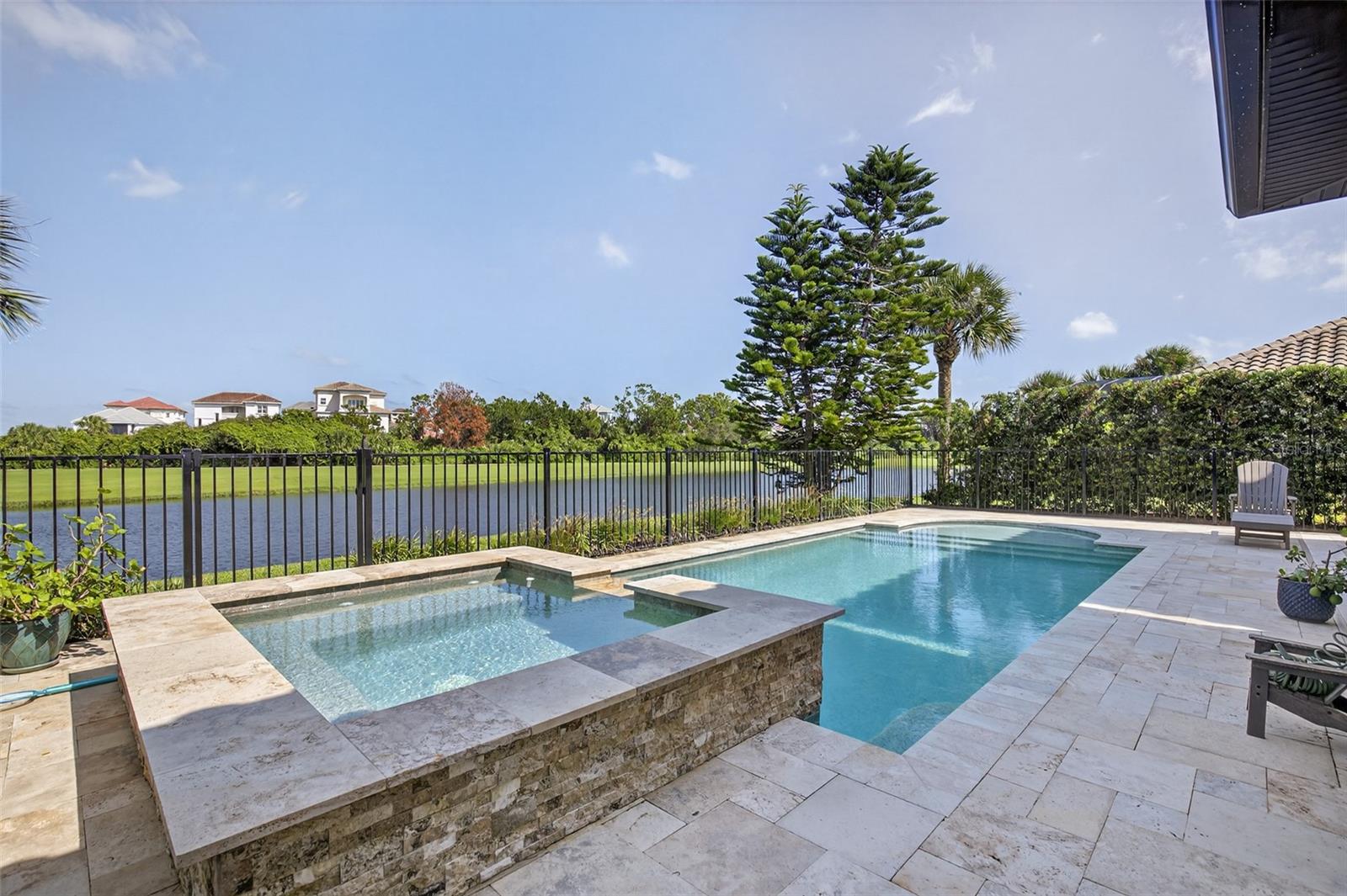 23 CYPRESSWOOD DR S