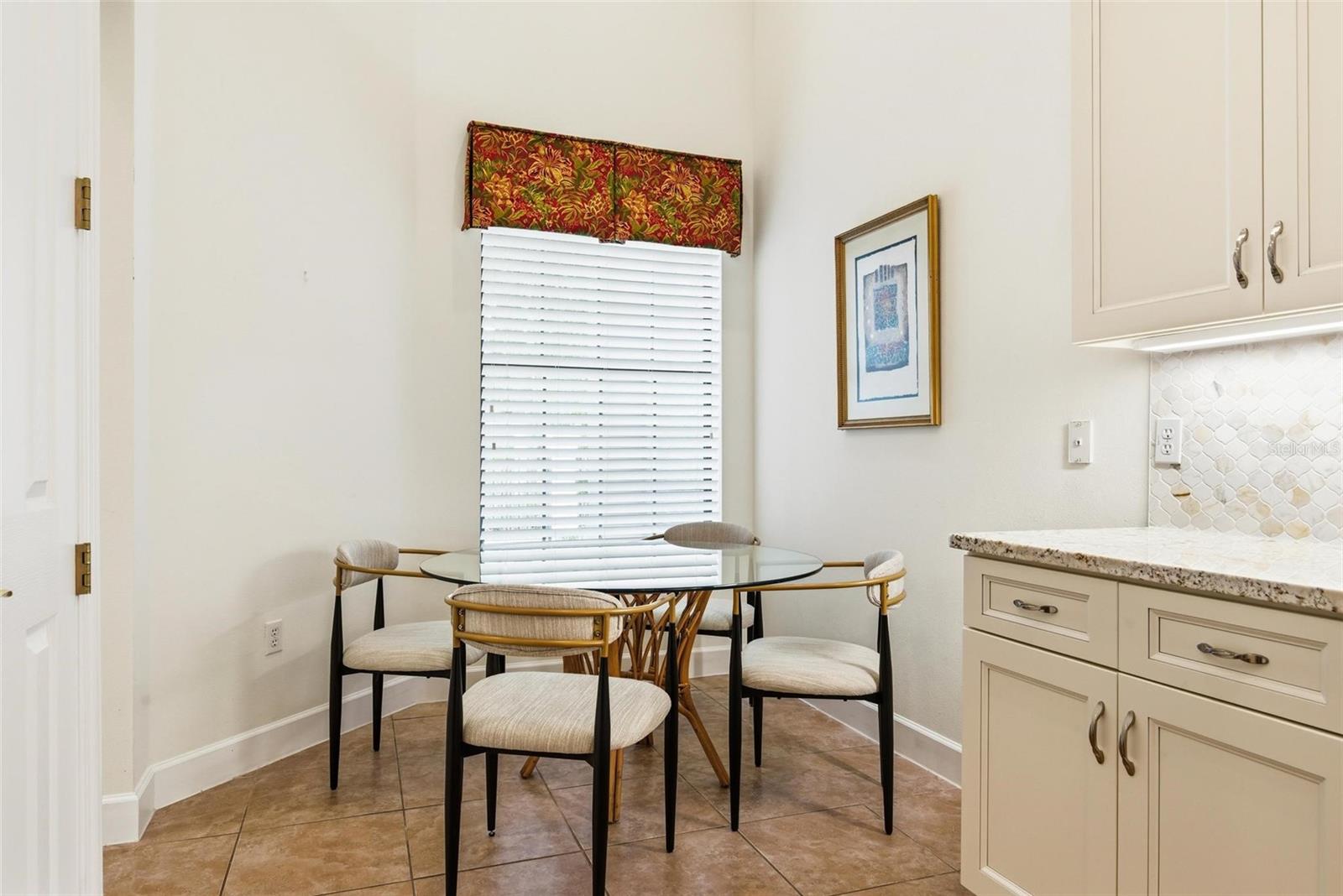 12 RIVERPOINT DR #12