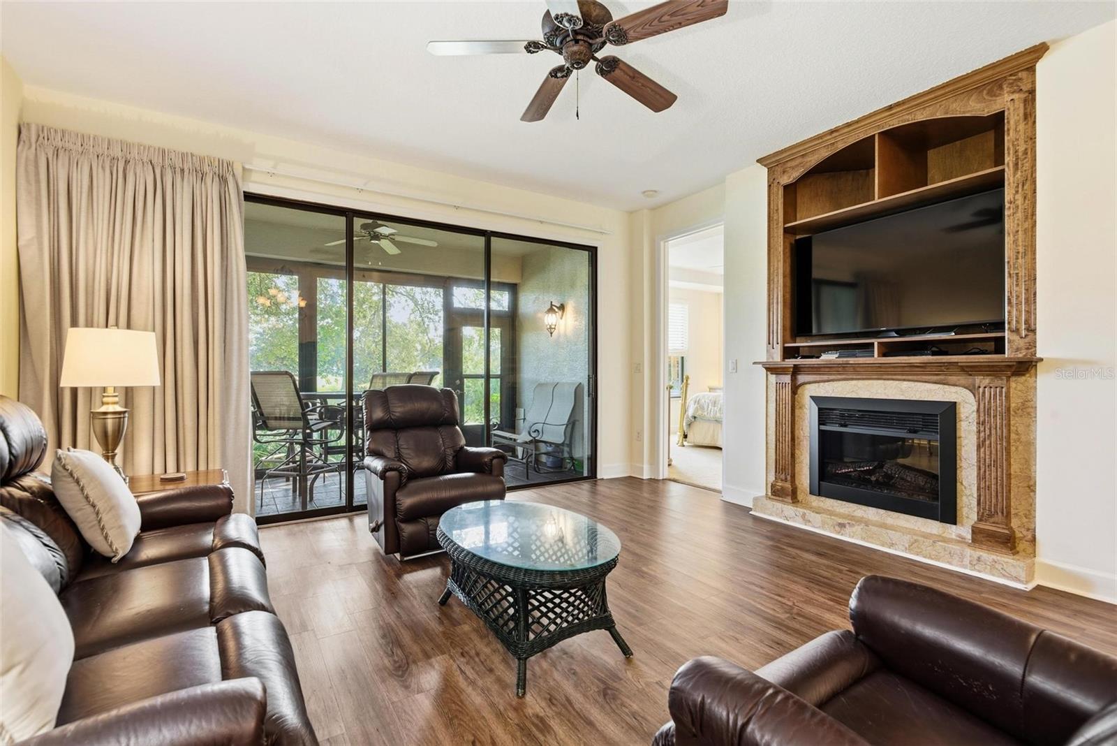 12 RIVERPOINT DR #12