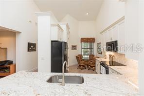 12 RIVERPOINT DR #12