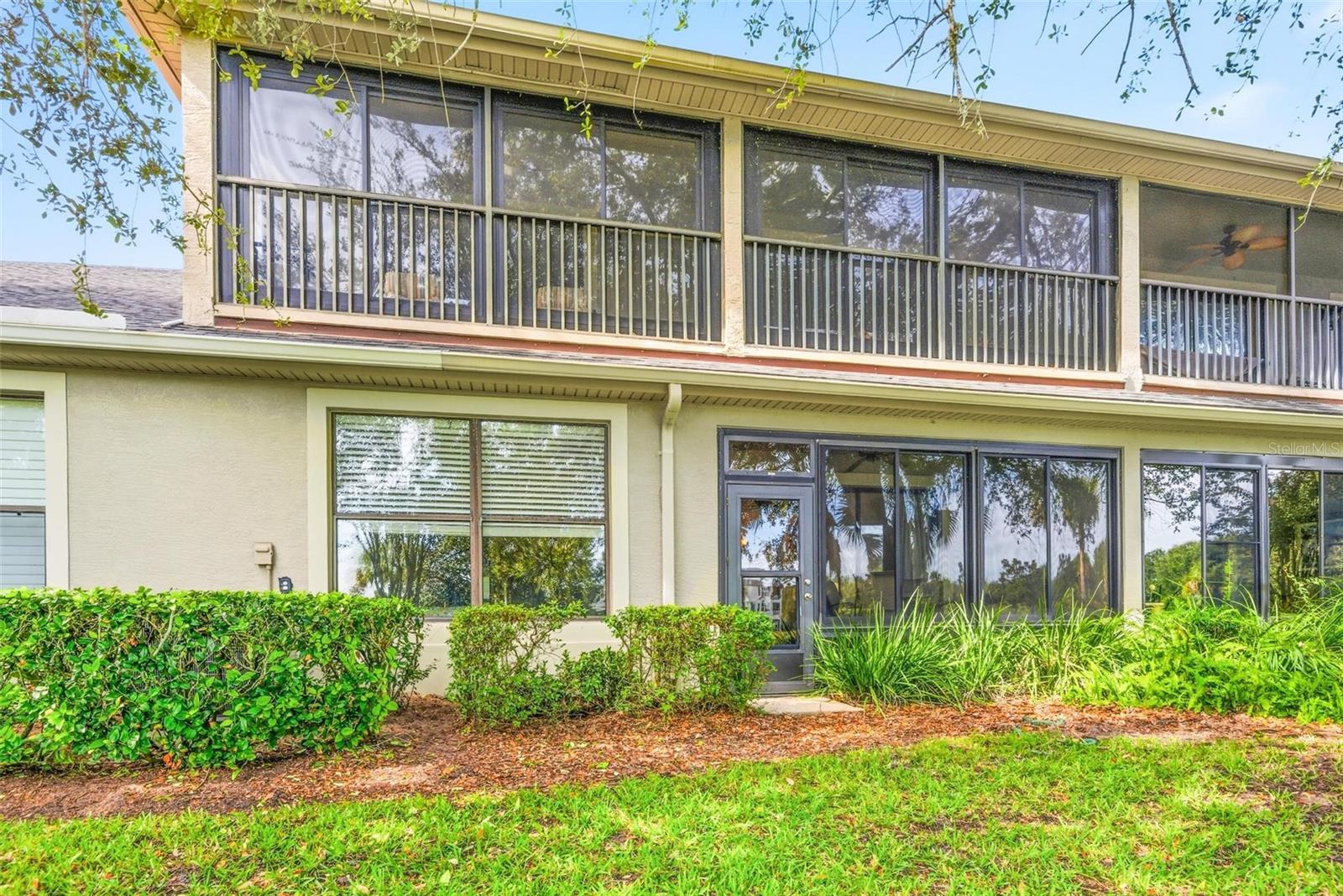 12 RIVERPOINT DR #12