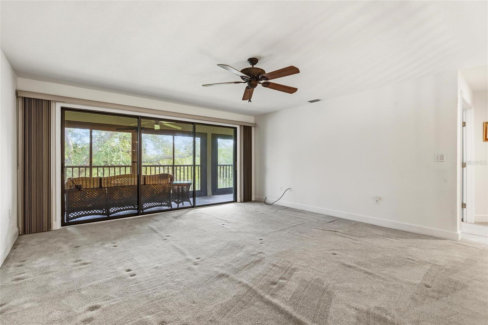 12 RIVERPOINT DR #12