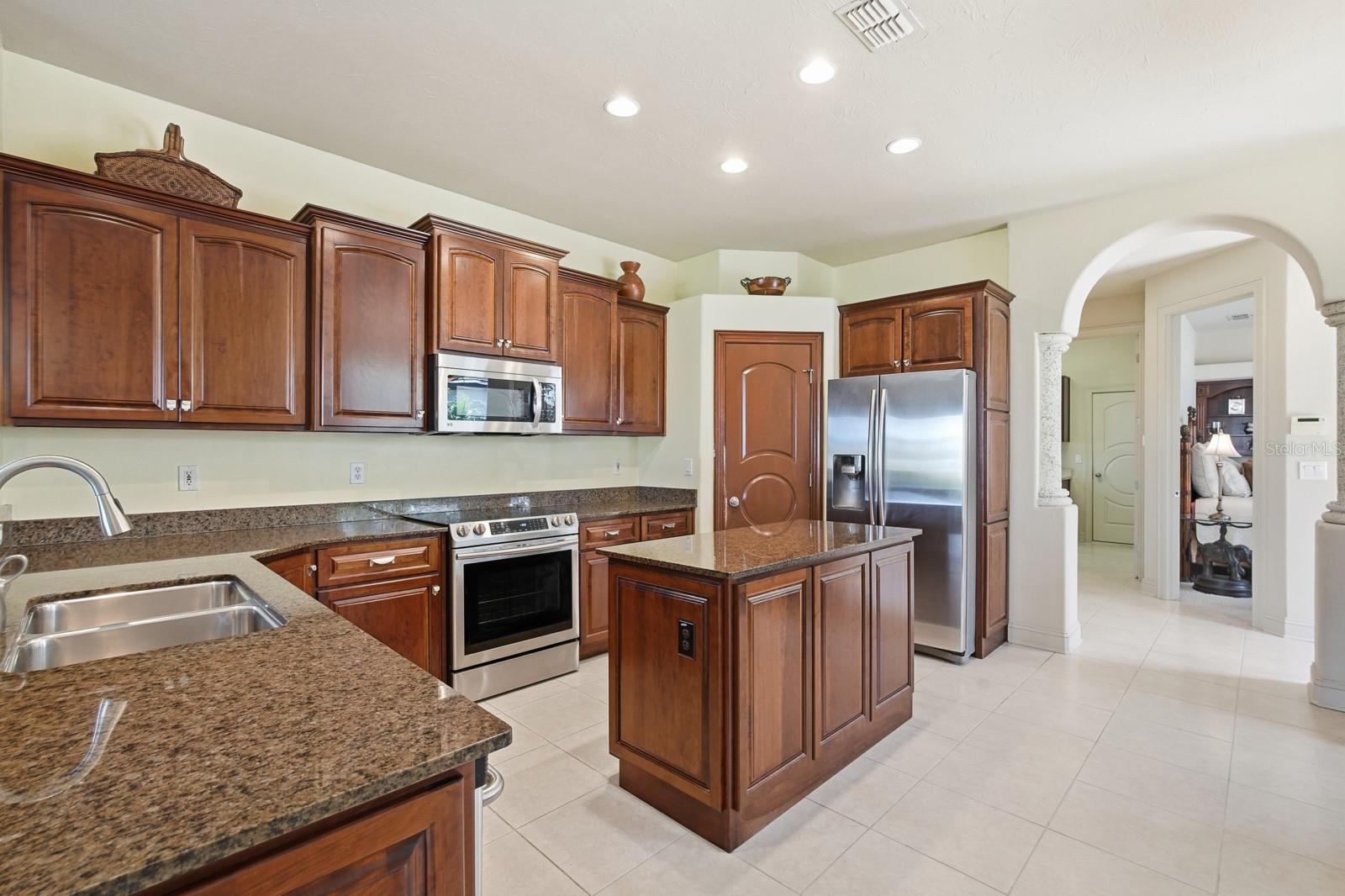 41 KINGFISHER LN