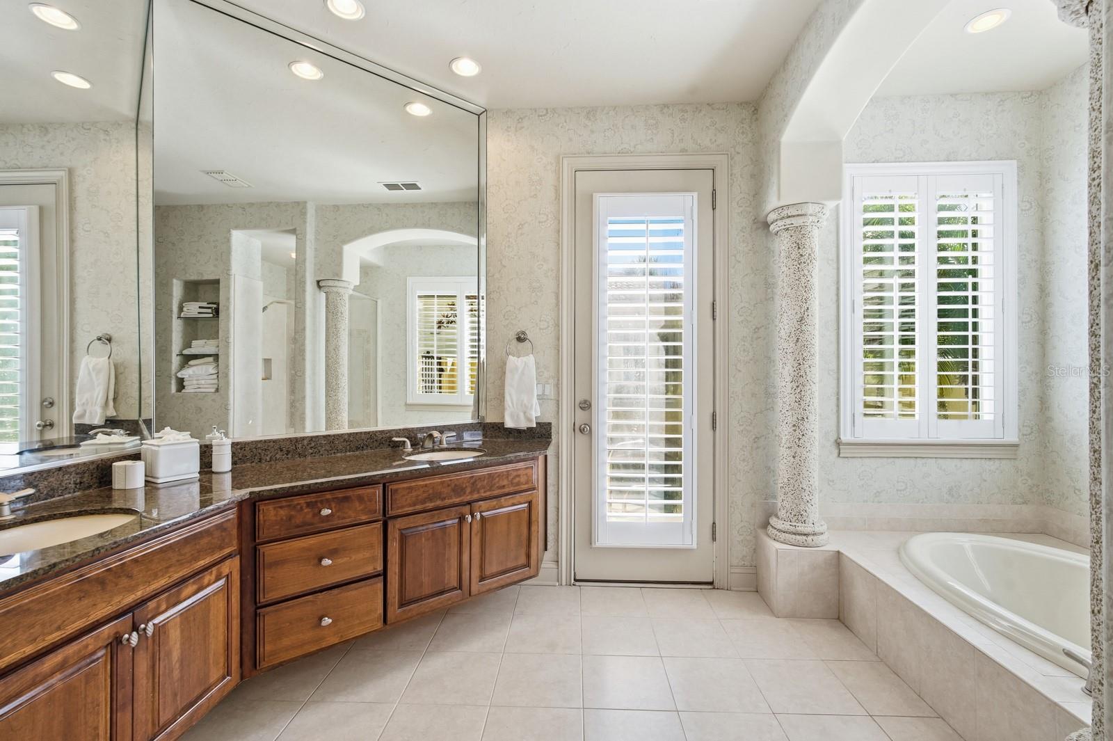41 KINGFISHER LN