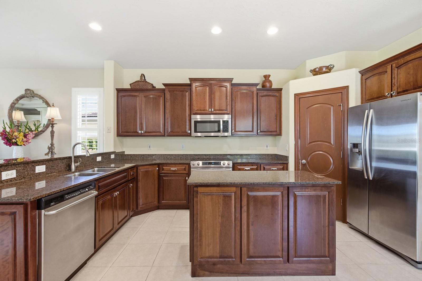 41 KINGFISHER LN