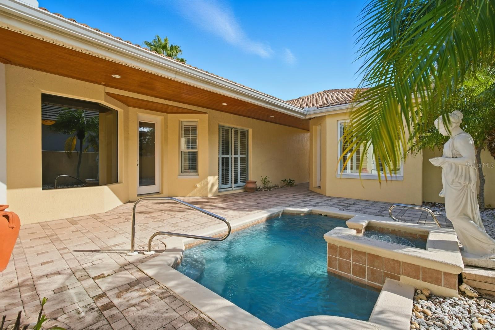 41 KINGFISHER LN
