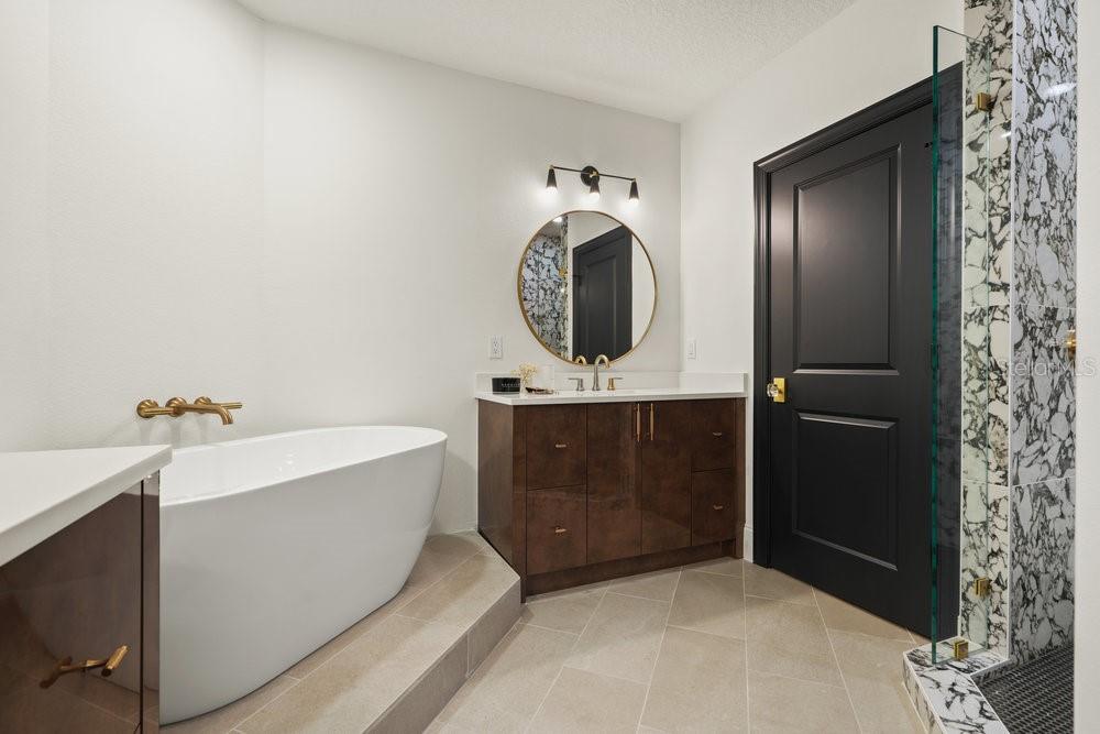 455 RIVERFRONT DR #A202