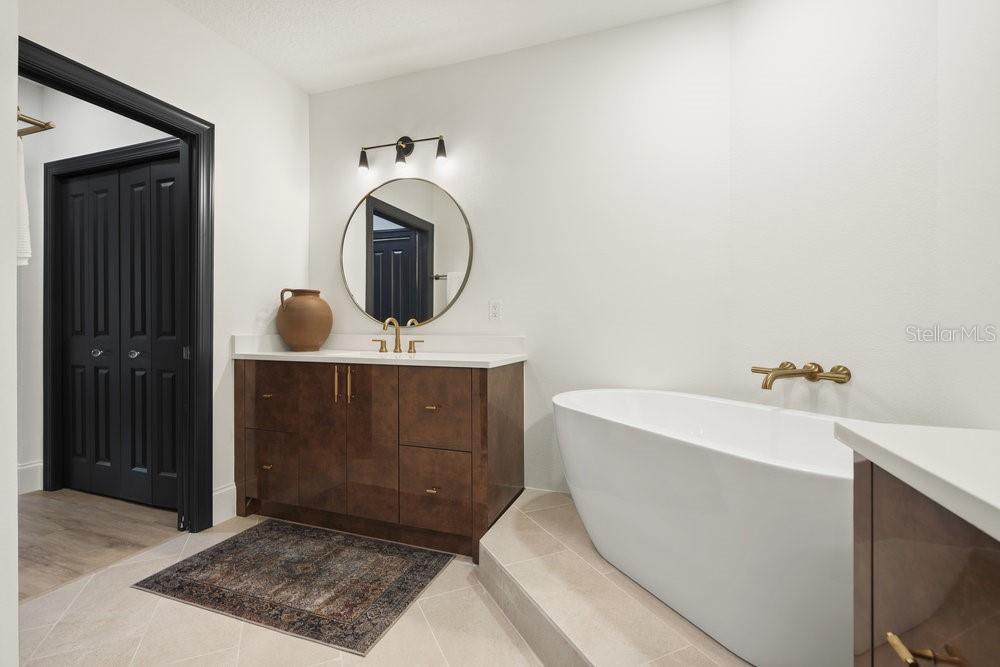 455 RIVERFRONT DR #A202