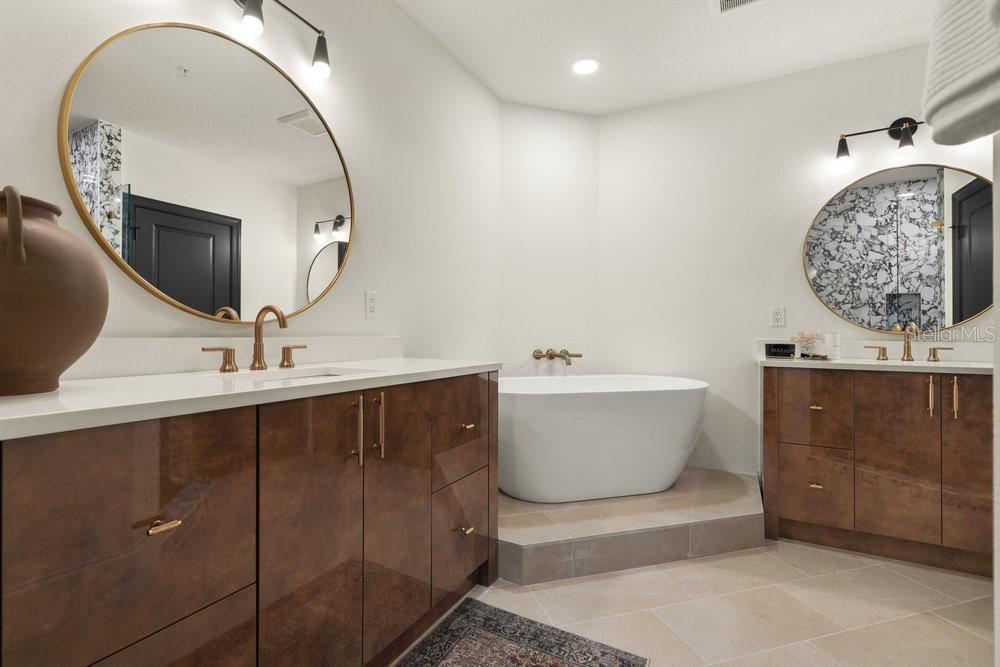 455 RIVERFRONT DR #A202