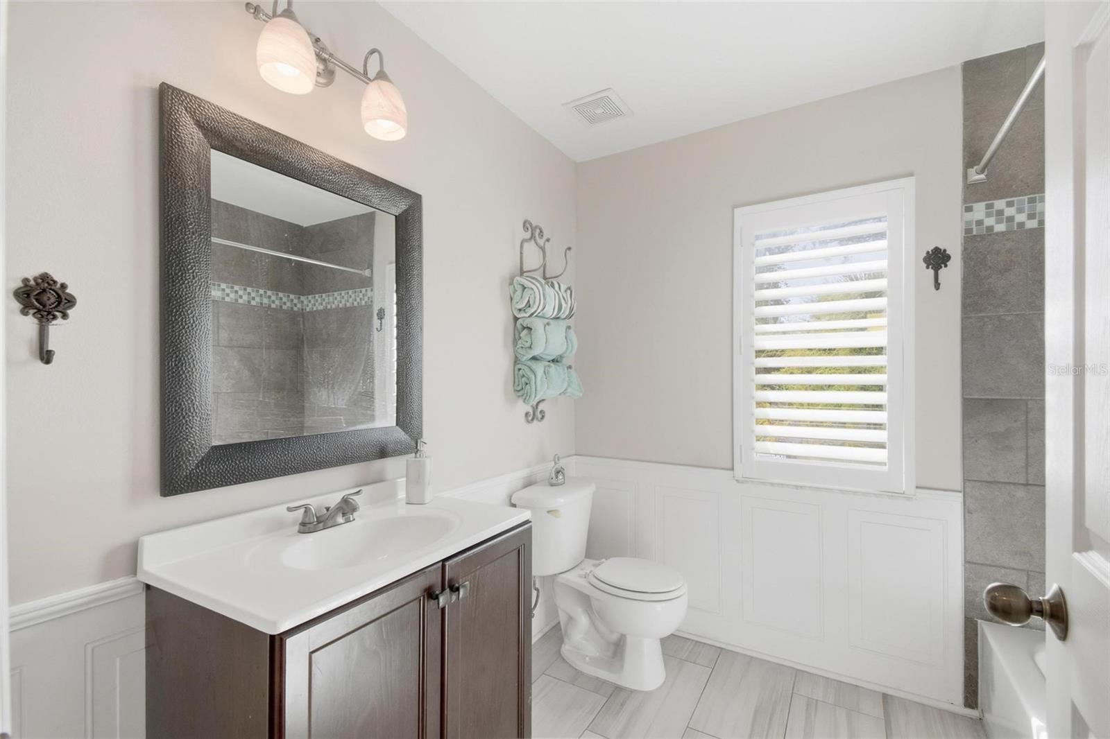 22 PINETREE DR