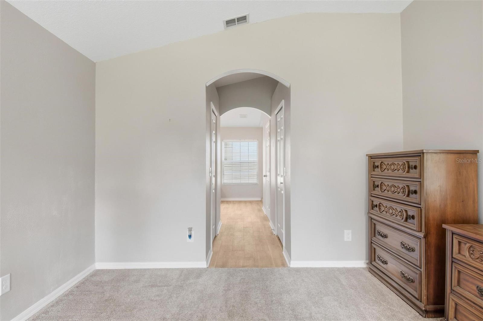 22 PINETREE DR