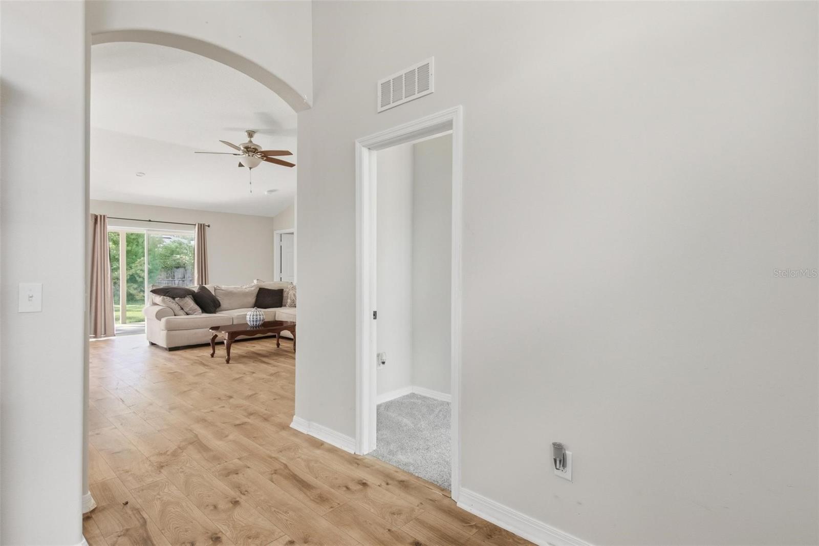 22 PINETREE DR