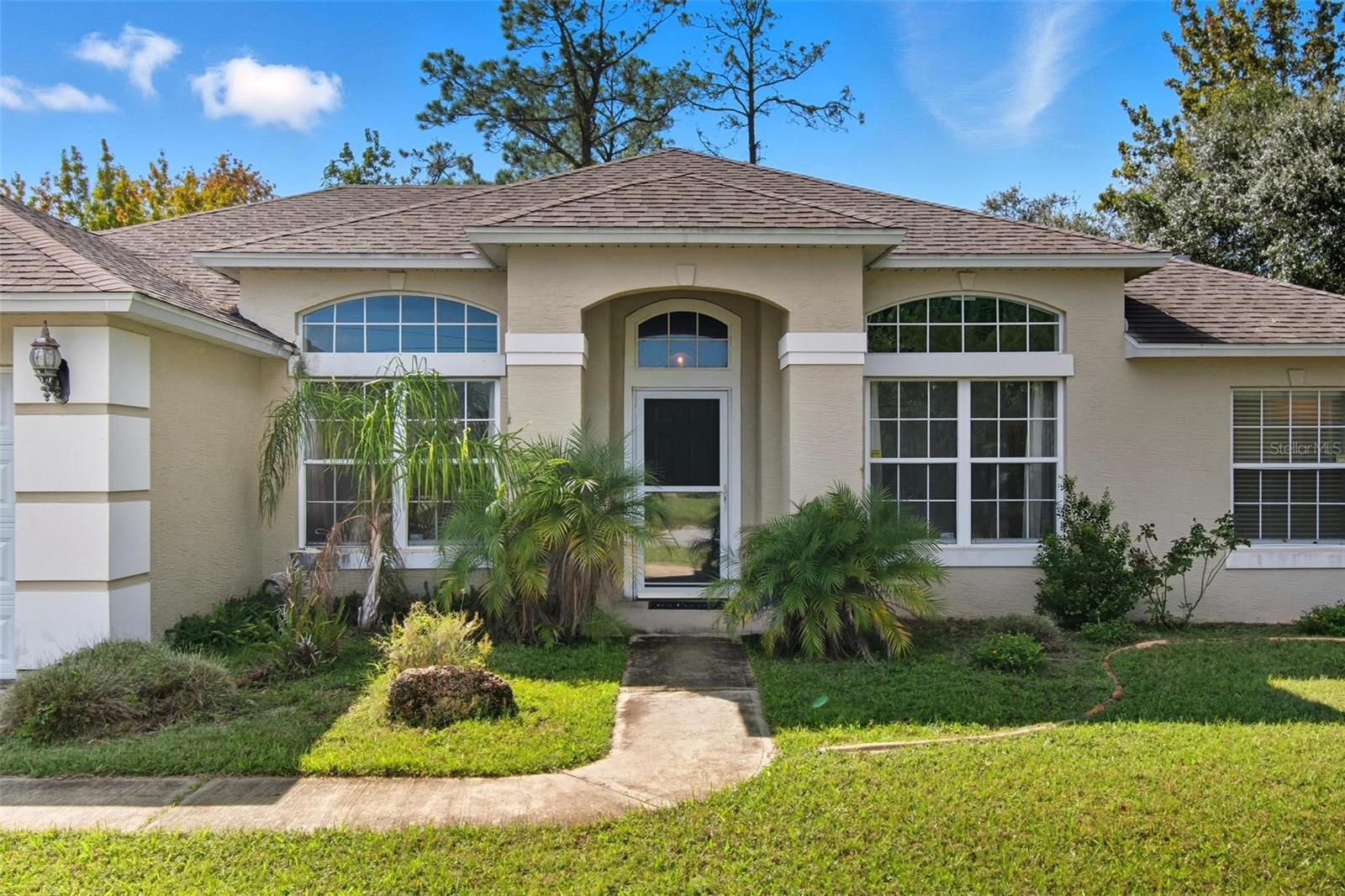 22 PINETREE DR