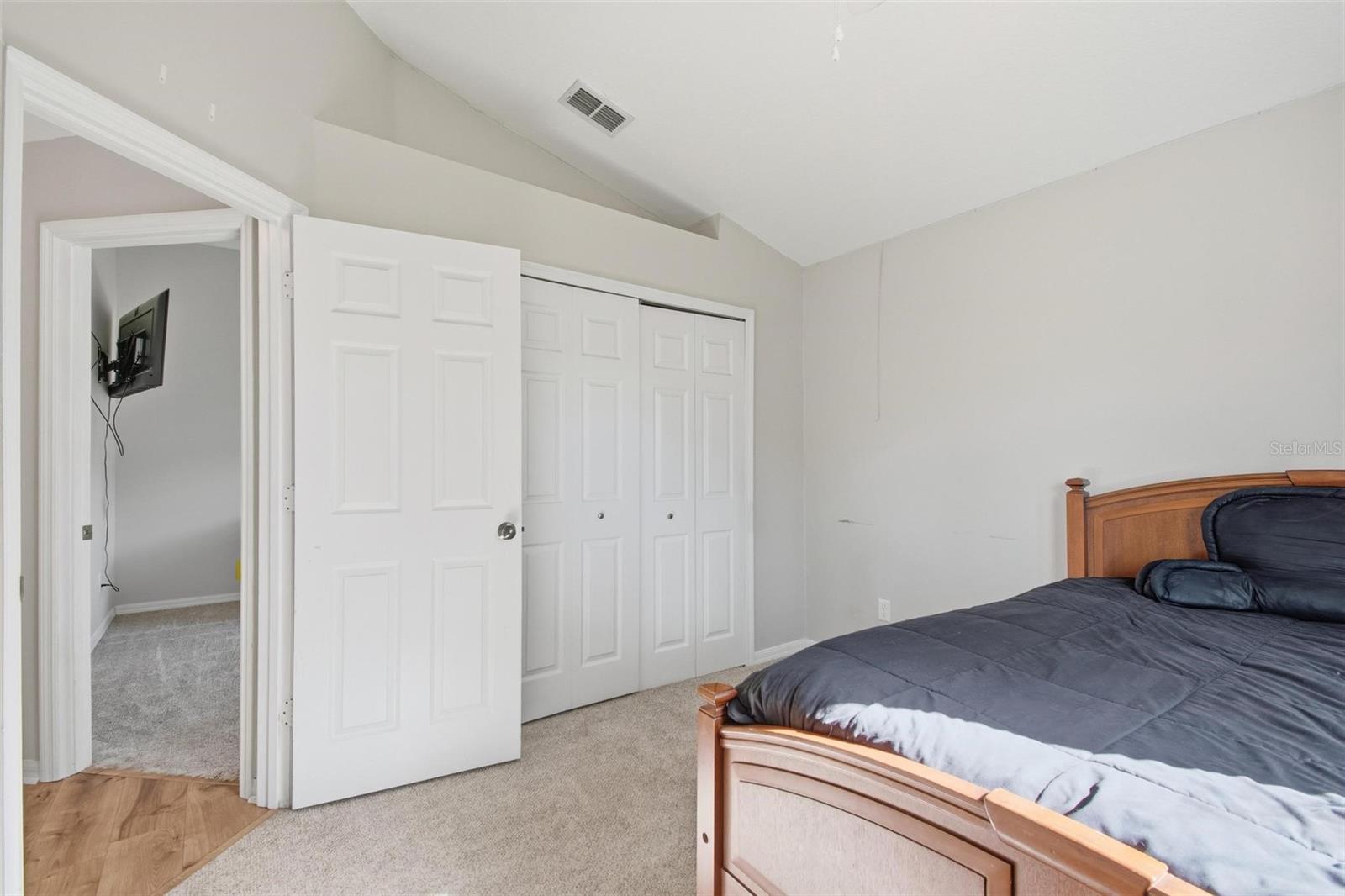 22 PINETREE DR