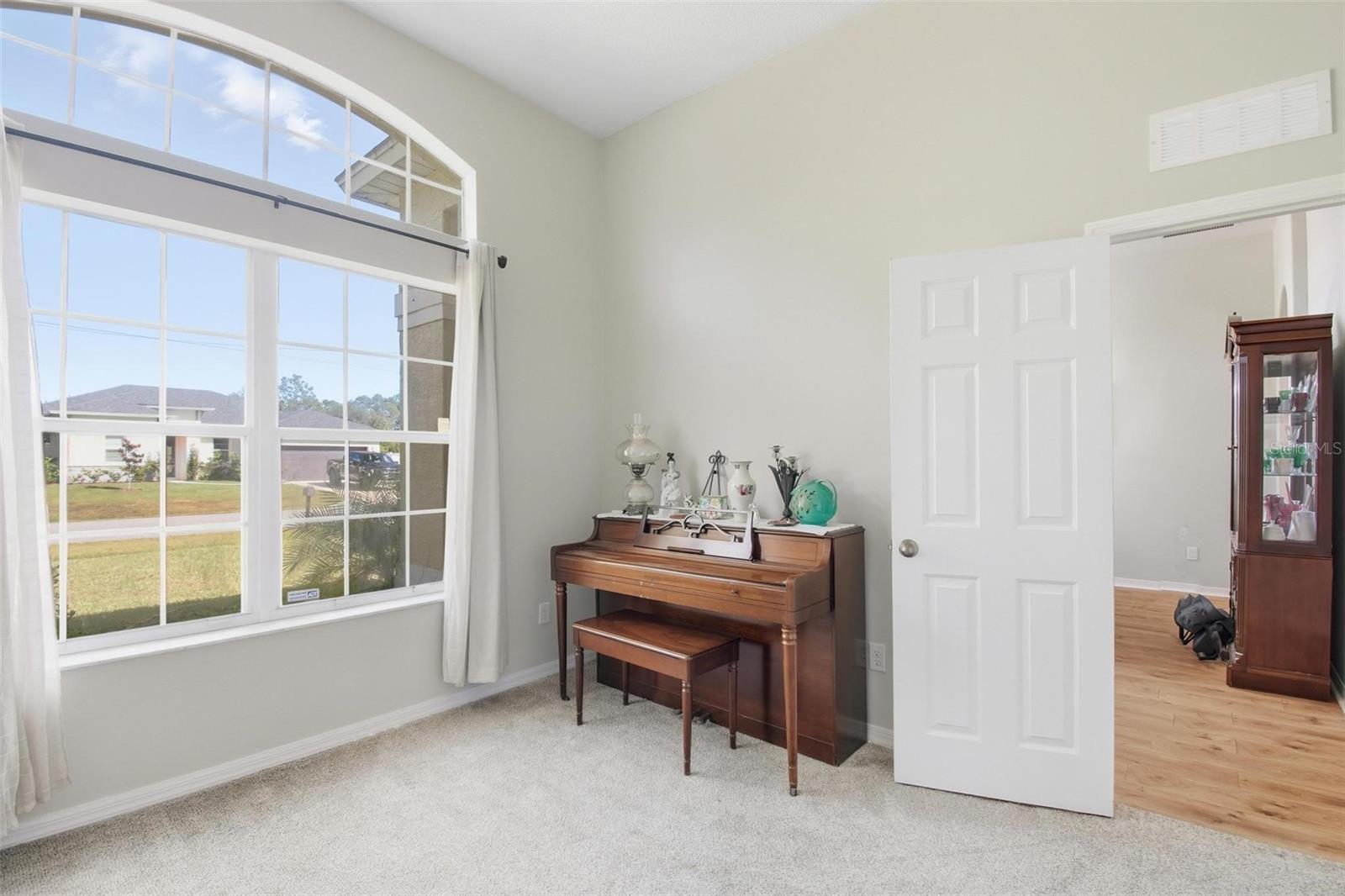 22 PINETREE DR