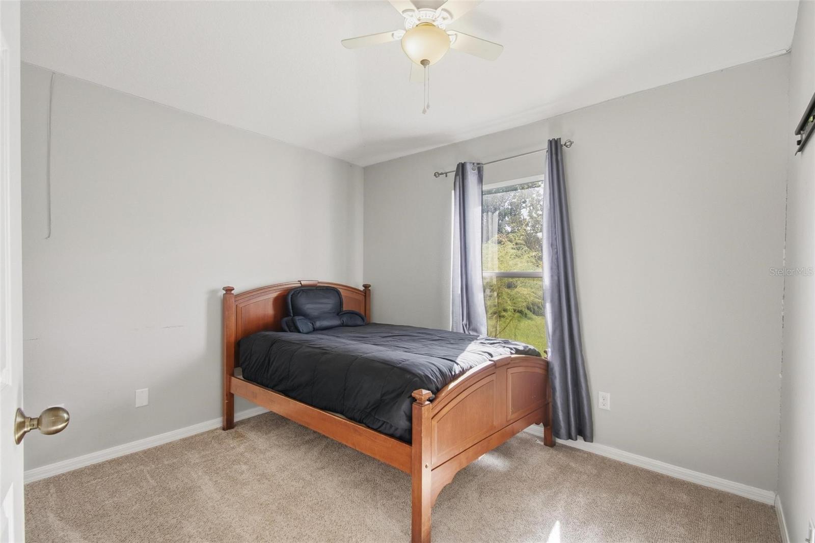 22 PINETREE DR