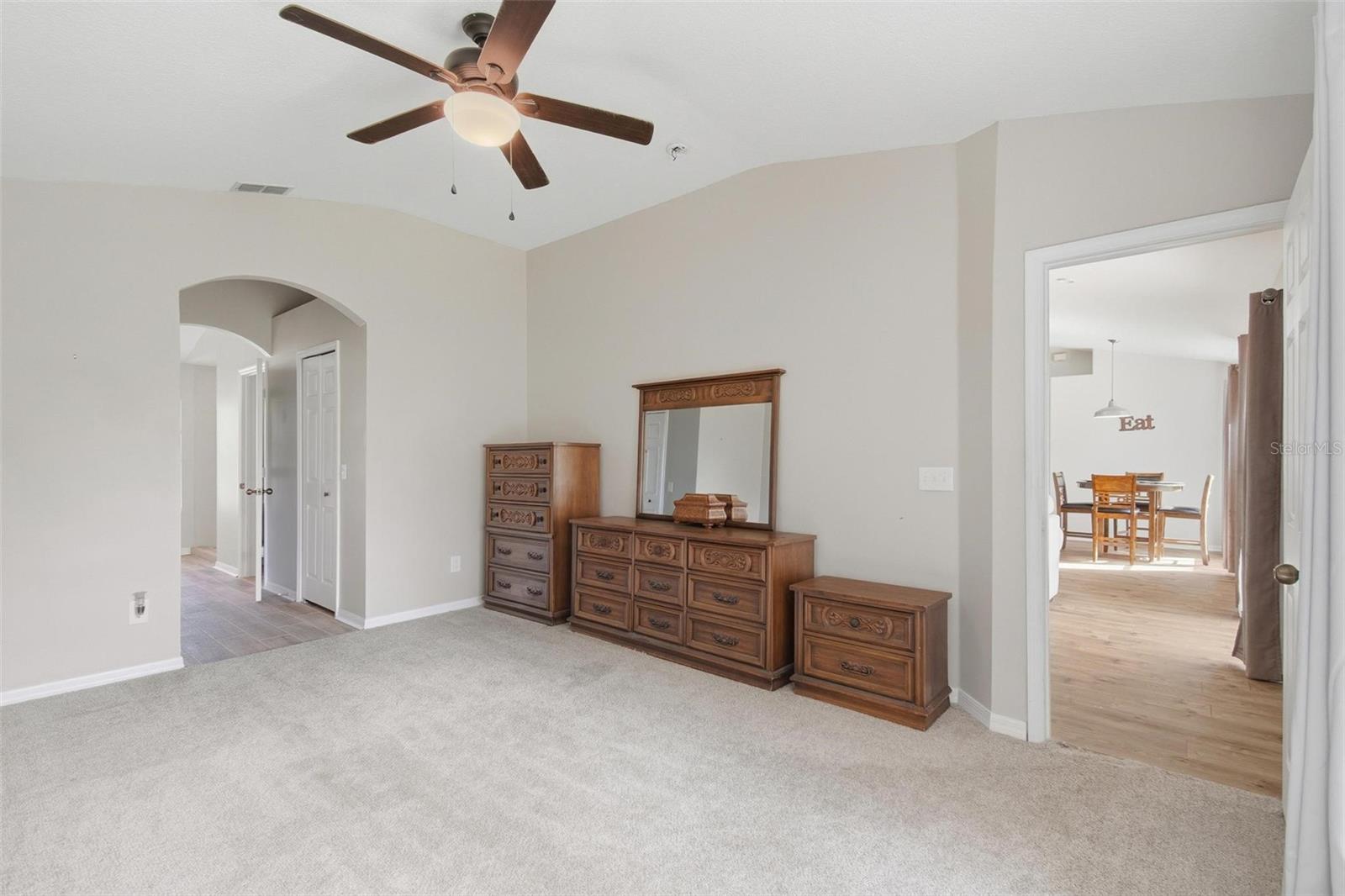 22 PINETREE DR