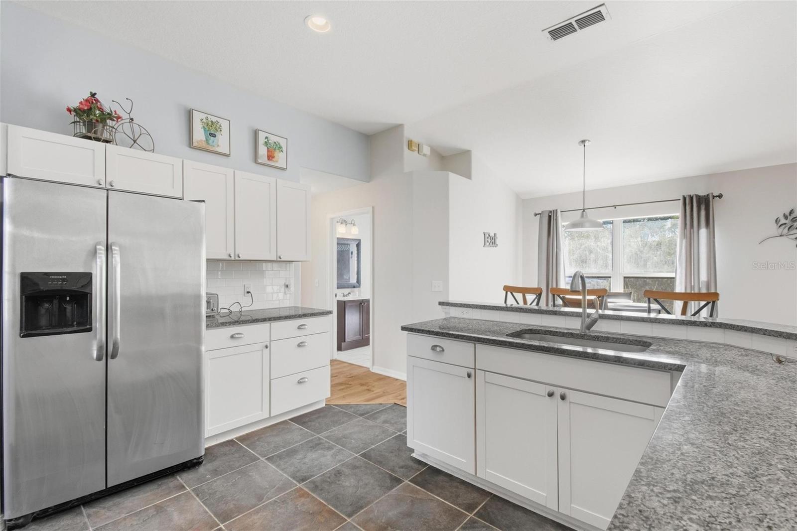 22 PINETREE DR