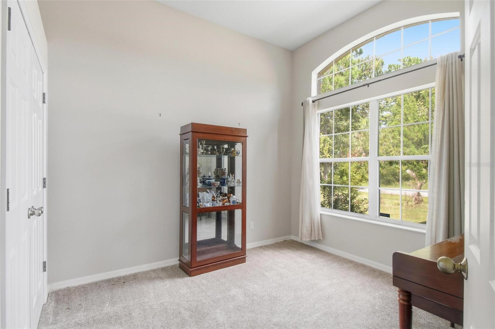 22 PINETREE DR