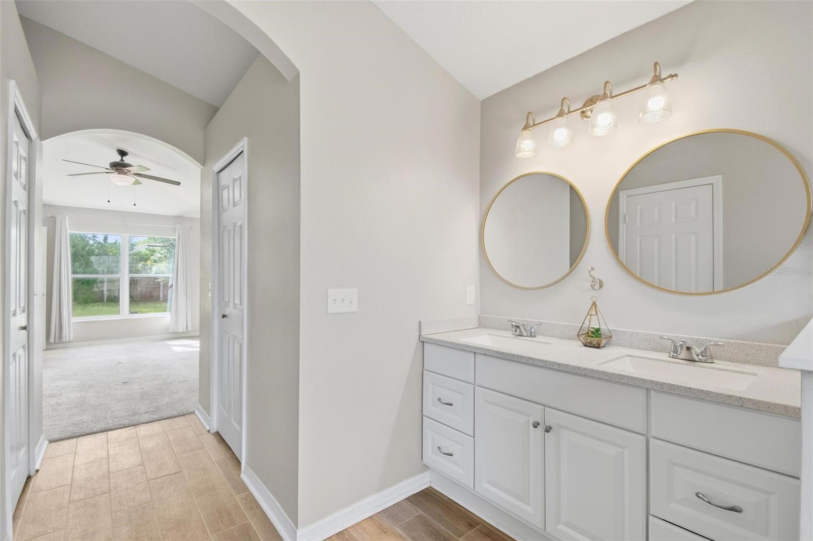 22 PINETREE DR
