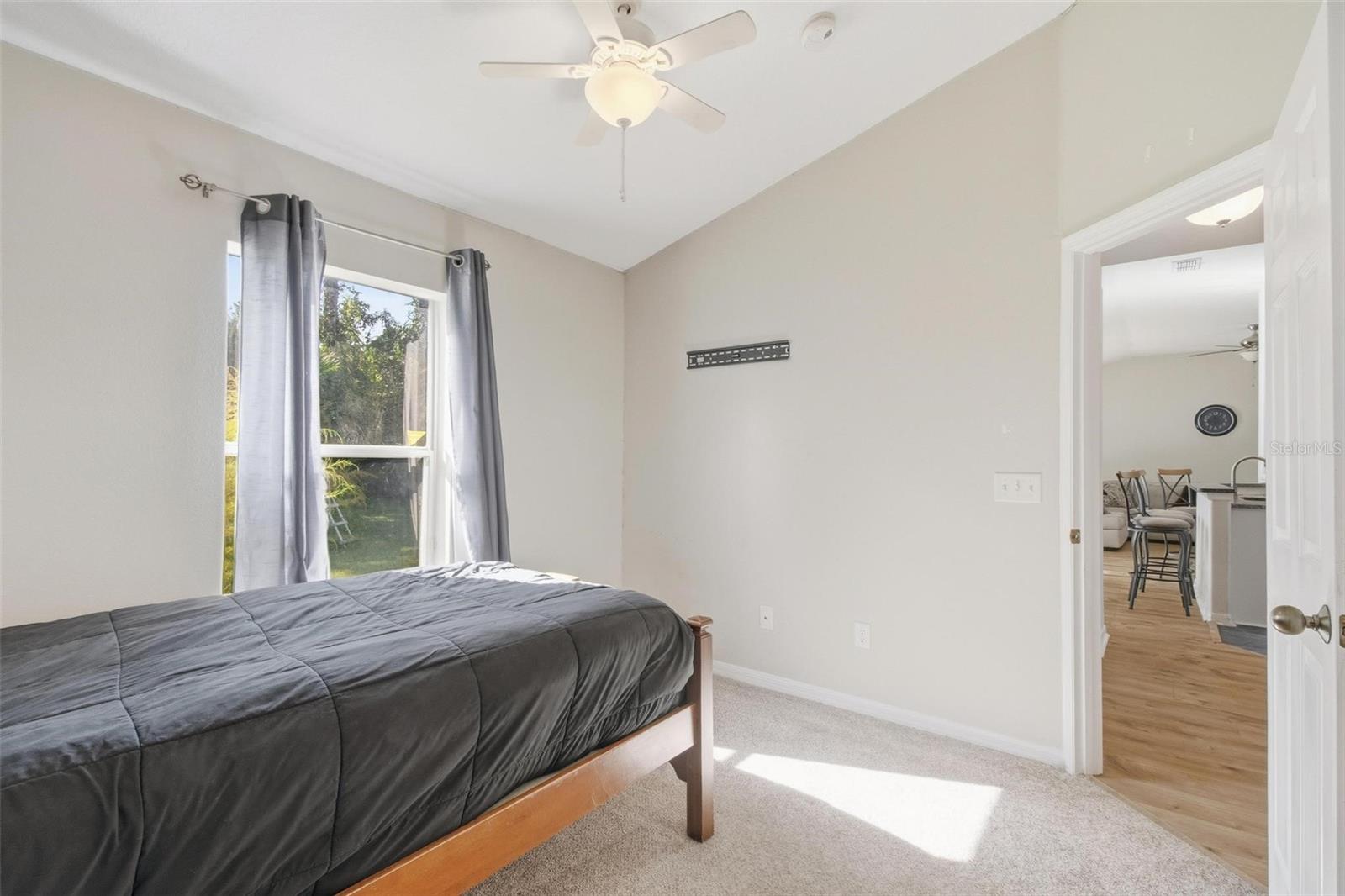 22 PINETREE DR