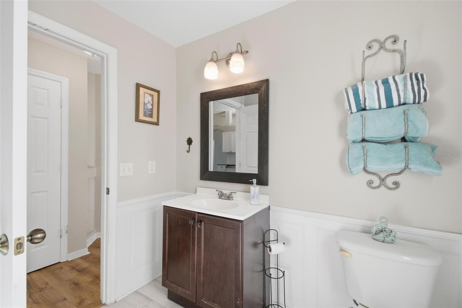 22 PINETREE DR