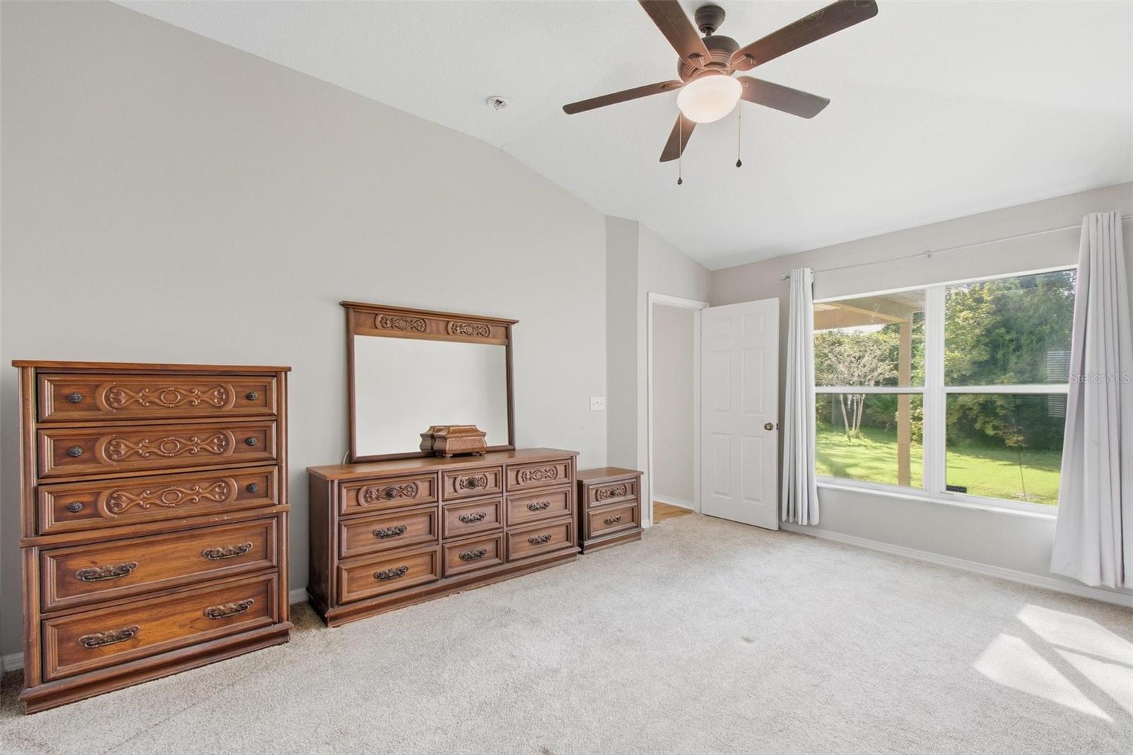 22 PINETREE DR